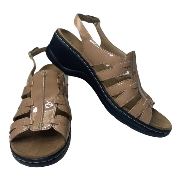 Collection By Clarks Women’s Nude Colored Patent Lightweight Heeled Sandals - Picture 3 of 9